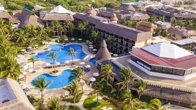 Catalonia Yucatan Beach