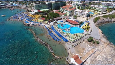 Eri Beach & Village