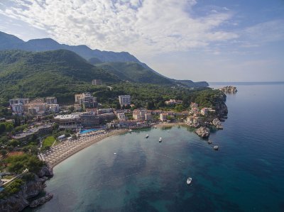 Maestral Resort & Casino